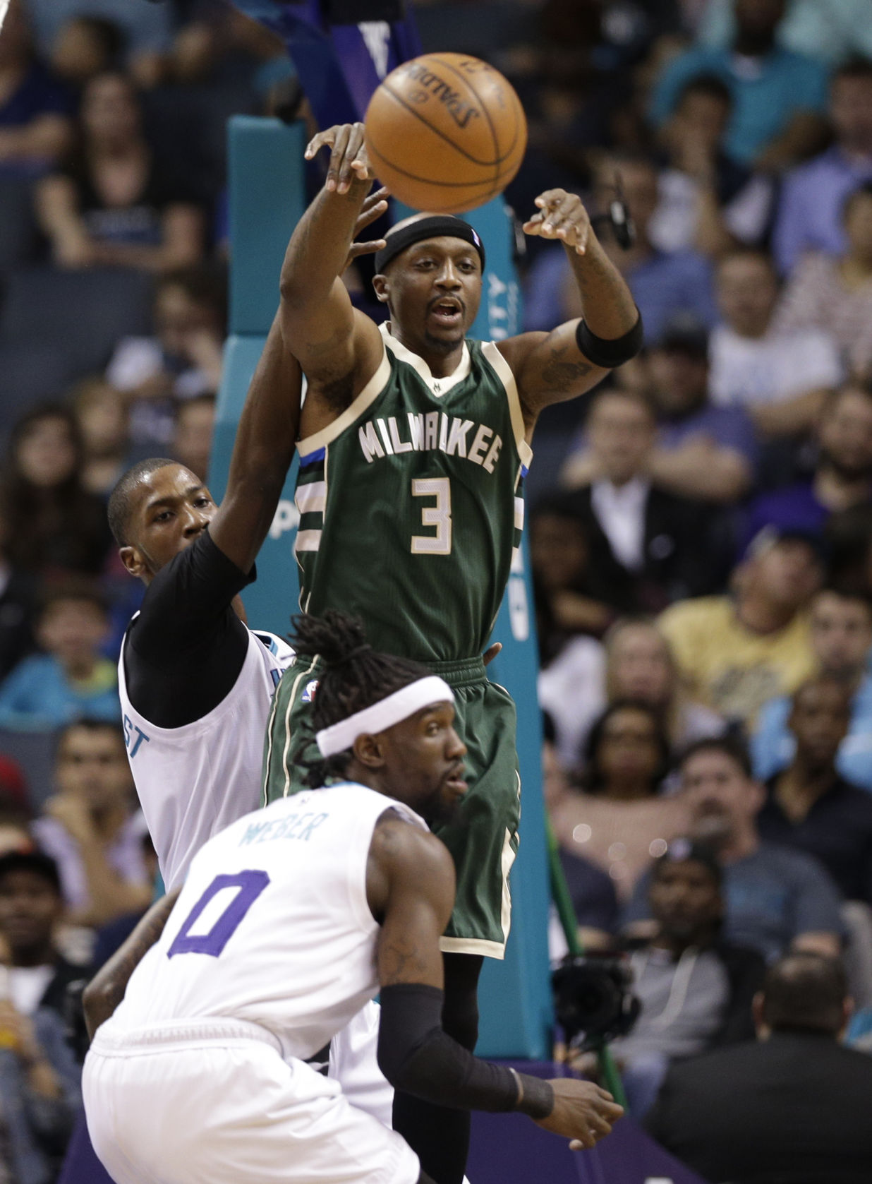 Bucks Hornets Basketball